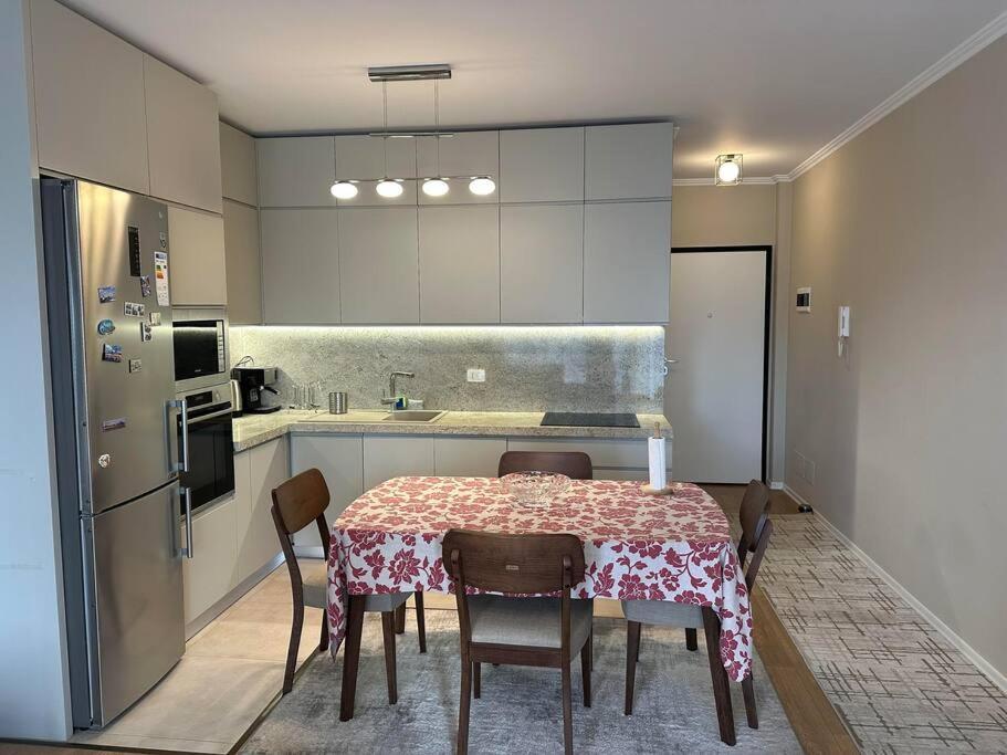 Family Friendly 2 Bedroom Apartment Eden Gardens Tirana City Center 외부 사진